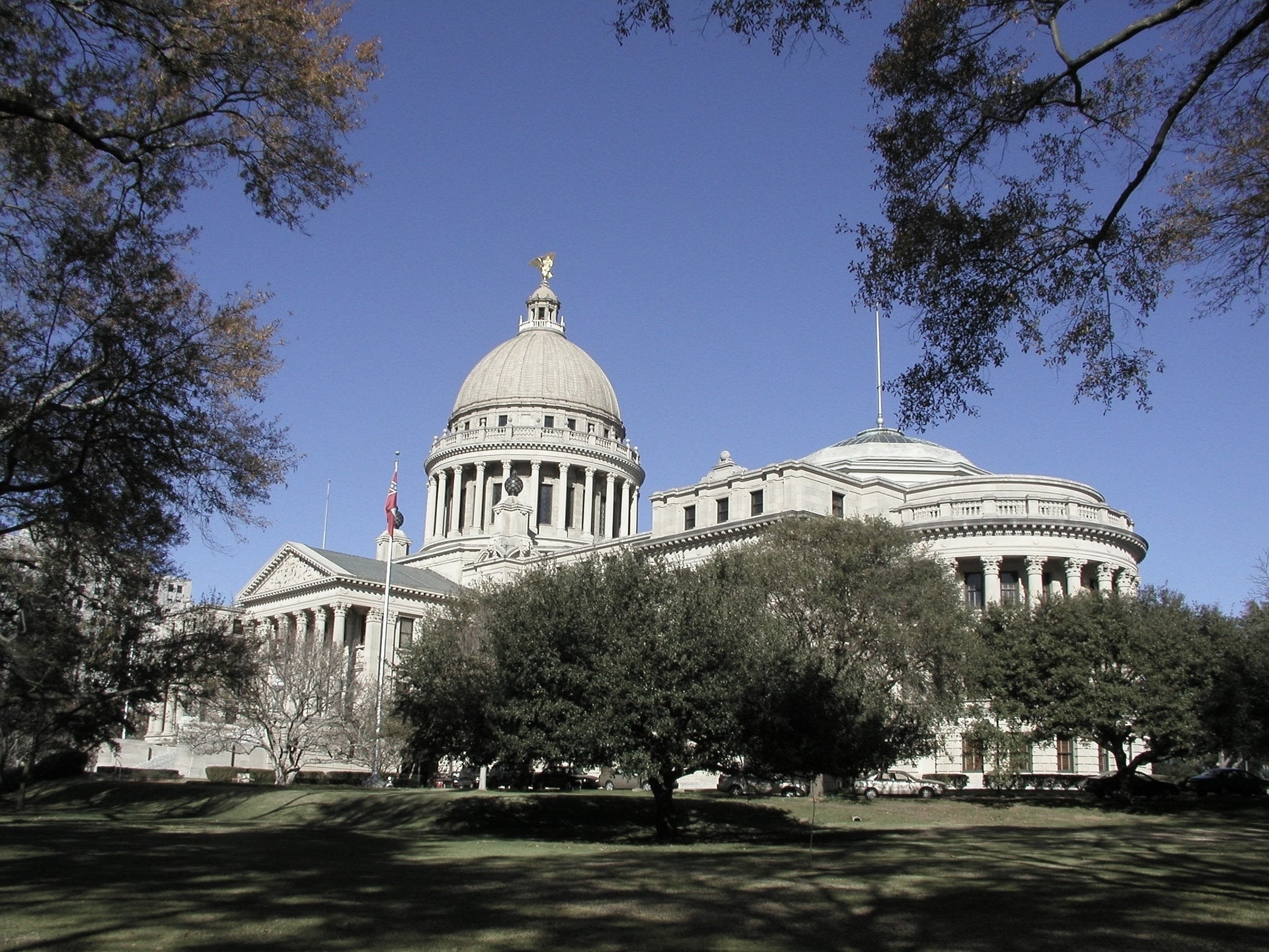 jackson-mississippi-statehouse.jpg