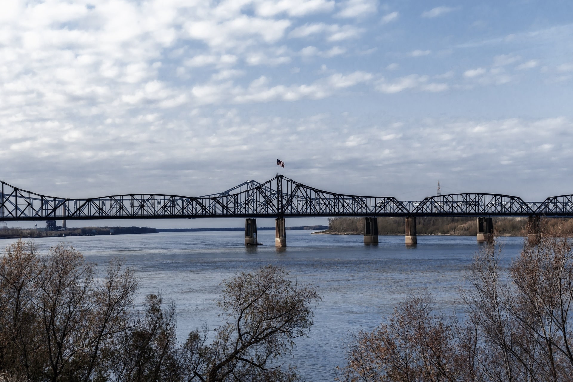 mississippi-river-bridge.jpg